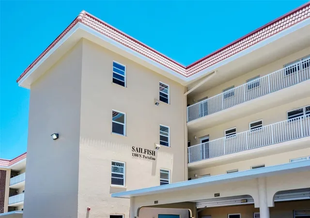 1300-n-portofino-dr-305-sarasota-fl-34242/hzid_d03c5d1c