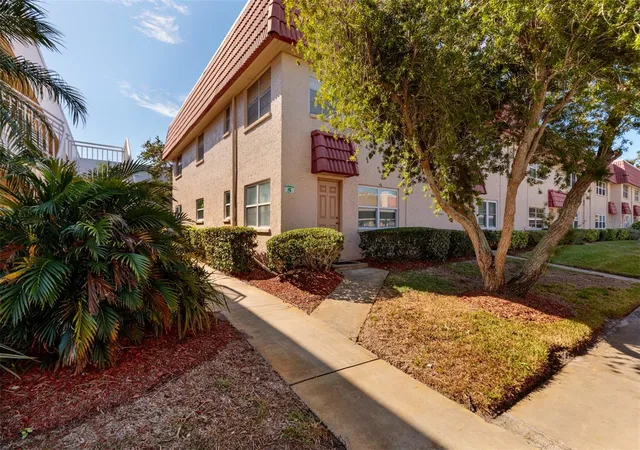 10036-63rd-ave-n-17-st-petersburg-fl-33708/hzid_01935284