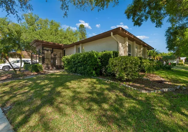 2150-shelly-dr-b-palm-harbor-fl-34684/hzid_0532accc