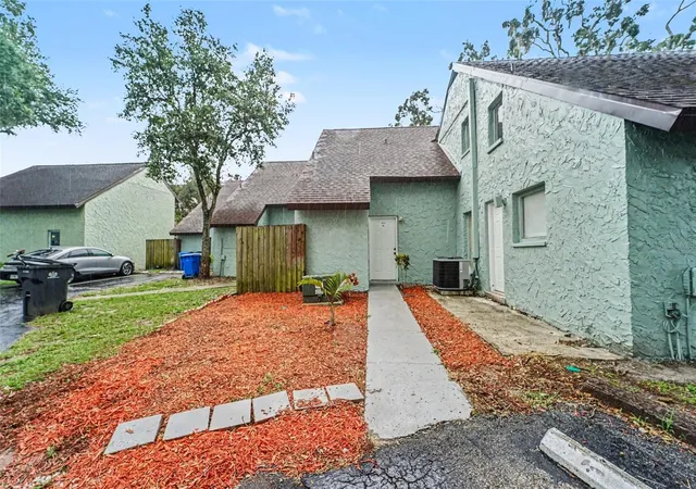 12310-touchton-dr-43-tampa-fl-33617/hzid_c4b7e2de