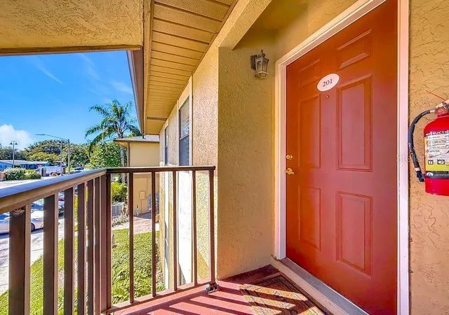 10199-sailwinds-blvd-s-201-largo-fl-33773/hzid_8c2024ea