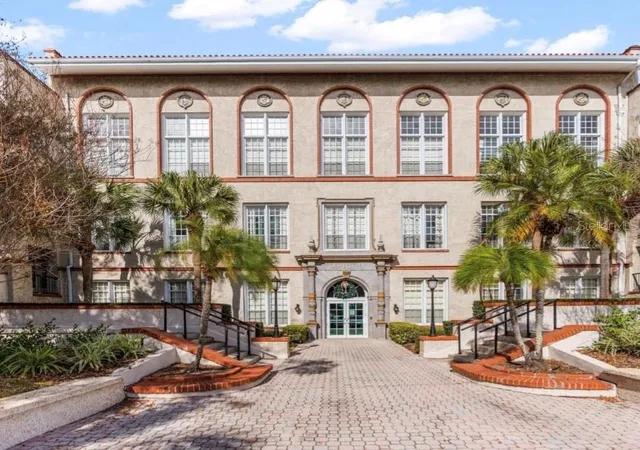 701-mirror-lake-dr-n-317-st-petersburg-fl-33701/hzid_3874d4e0