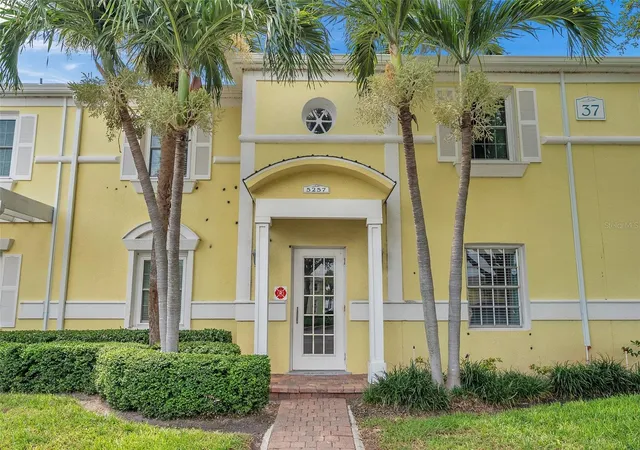 5257-beach-dr-se-d-st-petersburg-fl-33705/hzid_a50b4411