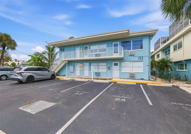 111-60th-avenue-1a-st-pete-beach-fl-33706/hzid_068e5fd6