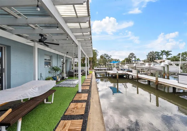 300-venetian-dr-1-clearwater-fl-33755/hzid_ab04228e