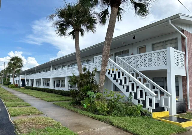 1000-79th-avenue-n-102-saint-petersburg-fl-33702/hzid_103d27ab