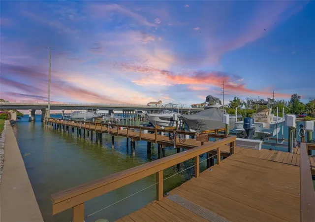 4780-brittany-dr-s-11-saint-petersburg-fl-33715/hzid_d95b1007