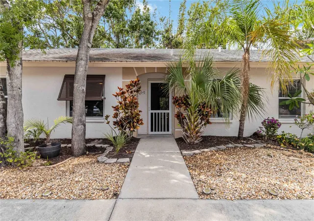 642-n-jefferson-ave-13-sarasota-fl-34237/hzid_56d01131