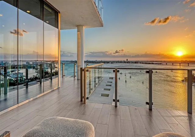 605-s-gulfstream-ave-13-sarasota-fl-34236/hzid_0cd5d739