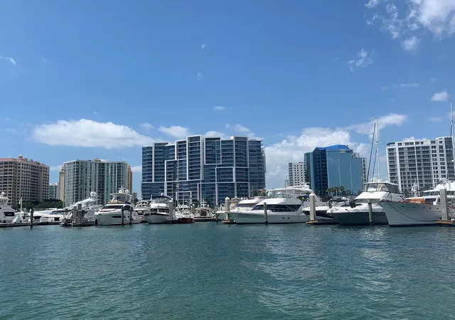 1155-n-gulfstream-ave-207-sarasota-fl-34236/hzid_82622ba9