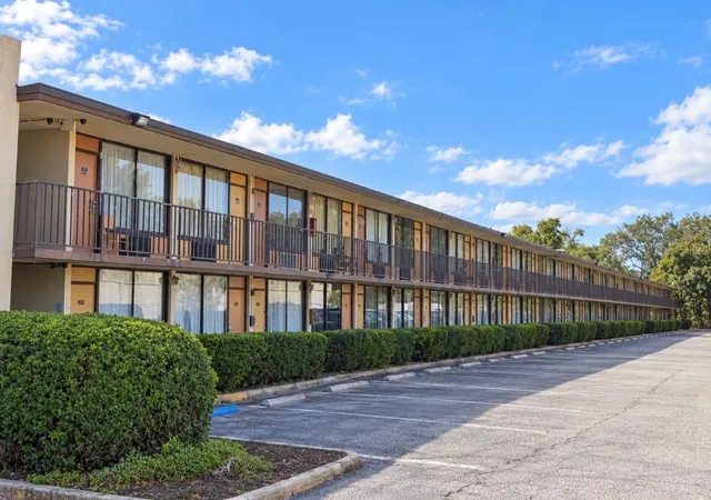 7900-s-orange-blossom-trl-2002-orlando-fl-32809/hzid_75c6788a