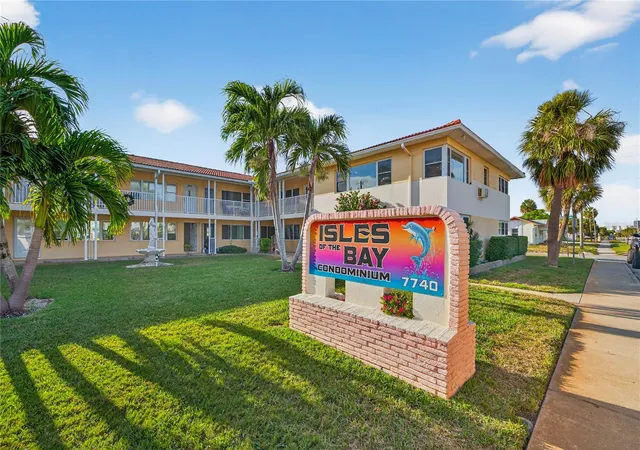 7740-boca-ciega-dr-201-st-pete-beach-fl-33706/hzid_4c28117f