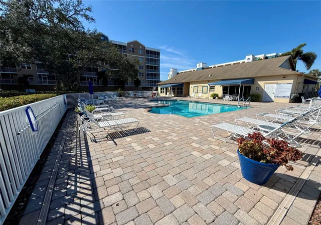 960-starkey-rd-10501-largo-fl-33771/hzid_5c98ecb8