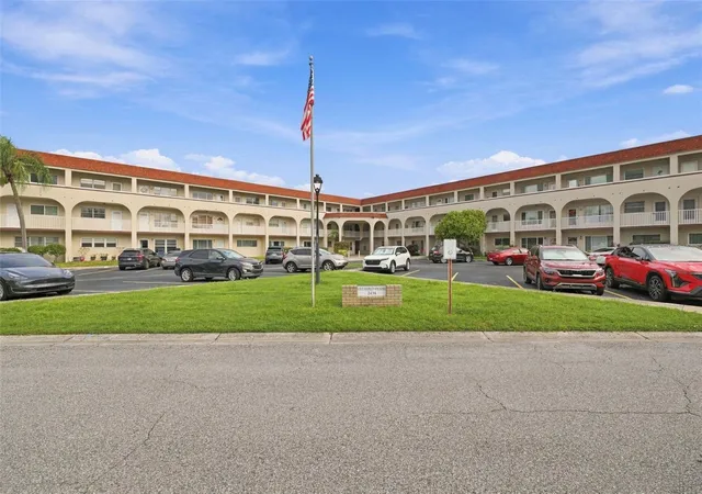 2434-australia-way-e-10-clearwater-fl-33763/hzid_e859d41c