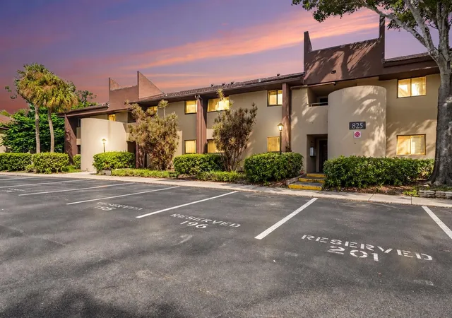 825-s-village-dr-n-102-saint-petersburg-fl-33716/hzid_23039a31