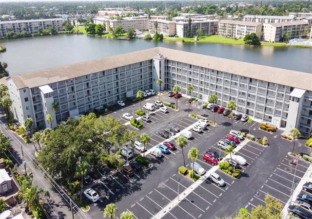 3362-lake-bayshore-dr-p214-bradenton-fl-34205/hzid_3e2483fe