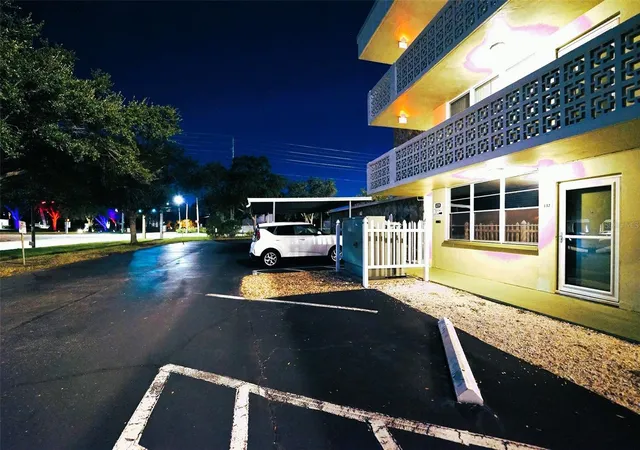 4705-1st-street-ne-132-saint-petersburg-fl-33703/hzid_2ed17cbe