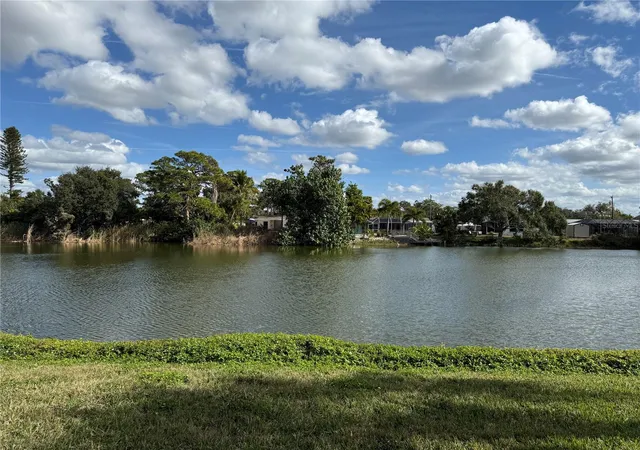 5697-ashton-lake-dr-6-sarasota-fl-34231/hzid_36dbc530