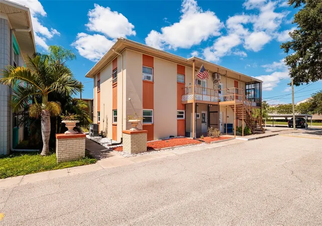 5396-4th-street-n-101-saint-petersburg-fl-33703/hzid_4ea58a73