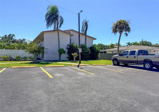 2920-clark-rd-102-sarasota-fl-34231/hzid_ad752f5e
