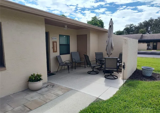 6544-teak-ct-1-zephyrhills-fl-33542/hzid_1b42f41c