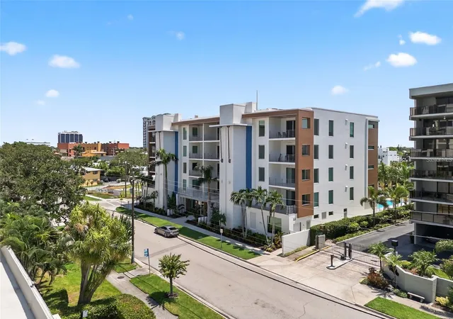 711-s-palm-ave-302-sarasota-fl-34236/hzid_0223b667