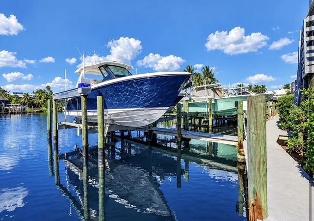 1313-dockside-pl-120-sarasota-fl-34242/hzid_1798bee2