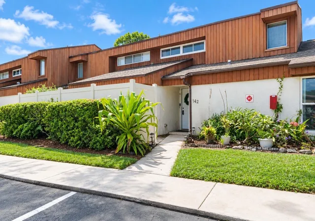 2076-sunset-point-rd-142-clearwater-fl-33765/hzid_49de7f36