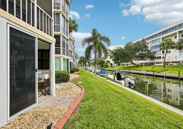 1300-n-portofino-dr-105-sarasota-fl-34242/hzid_2ad45f63
