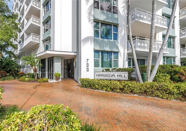 700-beach-dr-ne-201-saint-petersburg-fl-33701/hzid_8cb9a19a