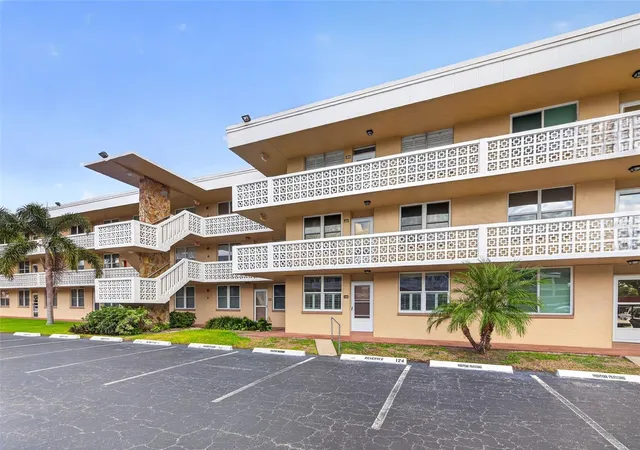 4915-bay-st-ne-124-saint-petersburg-fl-33703/hzid_3674243b