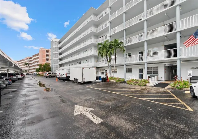 5925-shore-blvd-s-105-gulfport-fl-33707/hzid_6414bed1