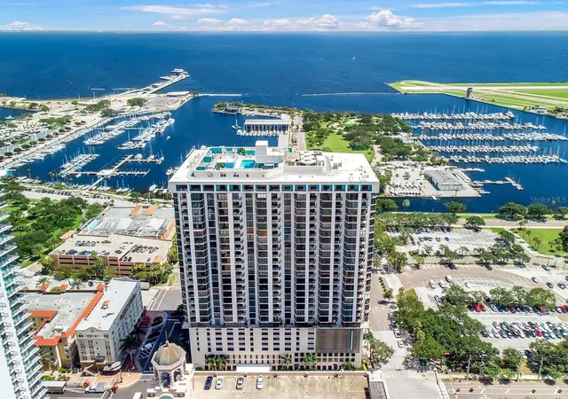 1-beach-dr-se-2712-saint-petersburg-fl-33701/hzid_49384694