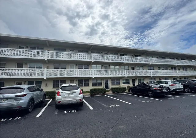 8101-11th-street-n-217-saint-petersburg-fl-33702/hzid_a6e3b73d