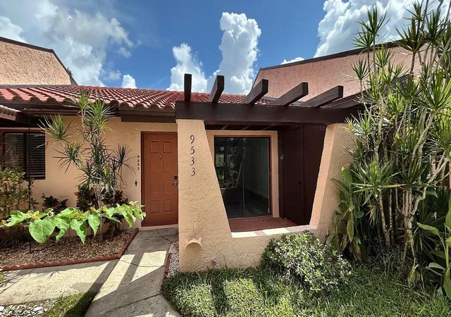 9533-86th-avenue-9533-seminole-fl-33777/hzid_3a4d34cb