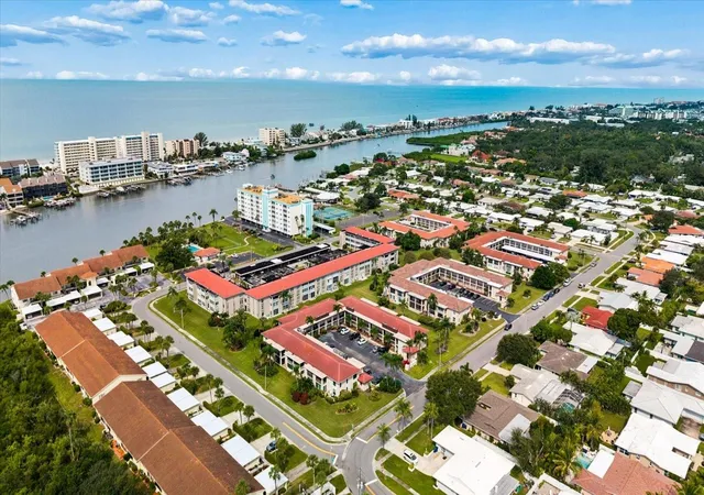 10190-imperial-point-dr-w-24-largo-fl-33774/hzid_e824709a