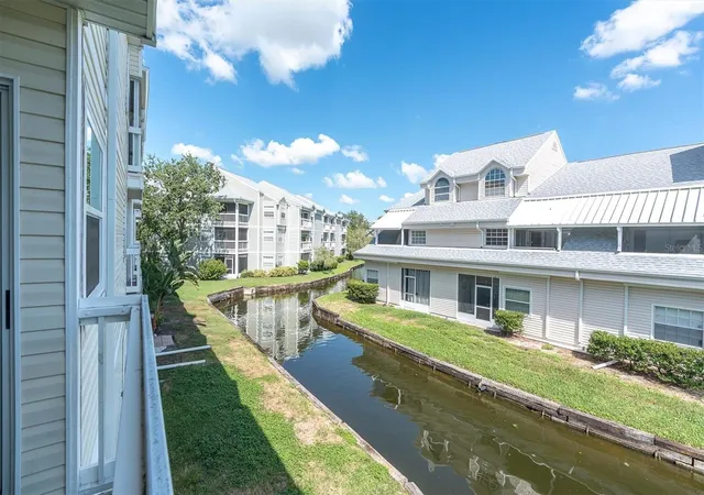 6908-stones-throw-cir-n-10206-saint-petersburg-fl-33710/hzid_681d70cf