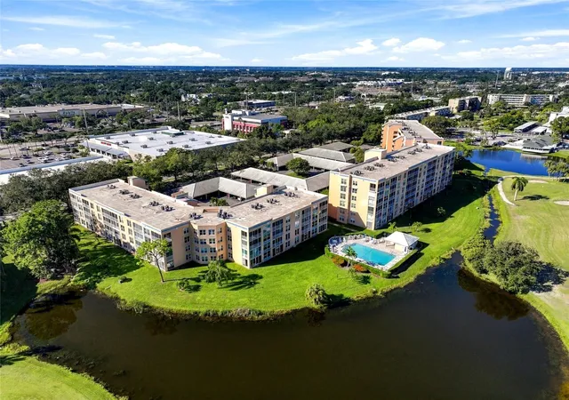 4530-pinebrook-cir-206-bradenton-fl-34209/hzid_fe3ff103