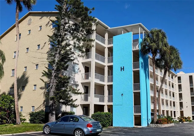 3779-lake-bayshore-dr-h-402-bradenton-fl-34205/hzid_adc24253