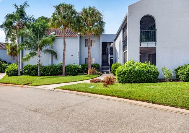 6326-grand-bahama-cir-f-tampa-fl-33615/hzid_e4832cca