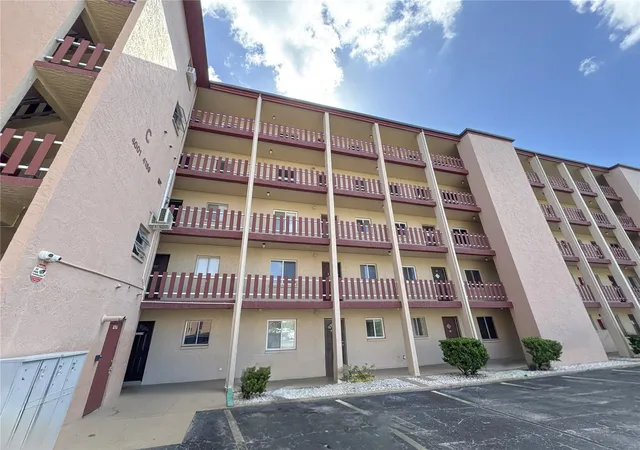 4085-lake-bayshore-dr-c311-bradenton-fl-34205/hzid_645e08a9