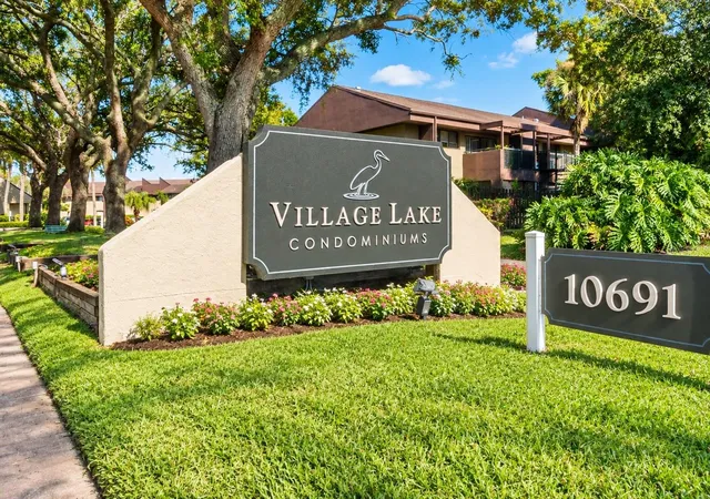 860-s-village-dr-n-105-saint-petersburg-fl-33716/hzid_e5309c24