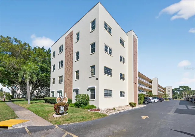 5705-80th-street-n-105-saint-petersburg-fl-33709/hzid_8a639ef1