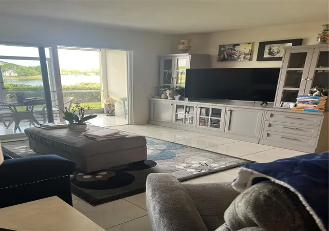 13055-sw-15th-ct-103-s-hollywood-fl-33027/hzid_7422f82f