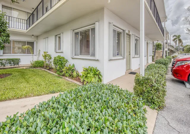 3040-lake-osborne-dr-106-lake-worth-beach-fl-33461/hzid_addce813