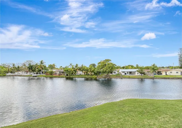 10456-nw-24th-pl-209-sunrise-fl-33322/hzid_fad558c2