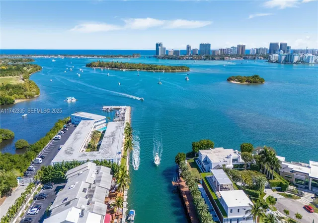 2700-ne-135th-st-32-north-miami-fl-33181/hzid_b3c32324