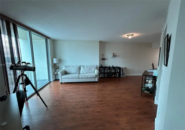 9066-sw-73rd-court-1504-miami-fl-33156/hzid_048bea31