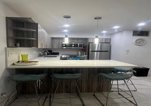 2145-pierce-st-422-hollywood-fl-33020/hzid_1c16e9e0