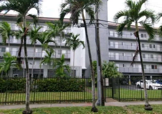 900-sw-84th-ave-207a-miami-fl-33144/hzid_2d6879f8